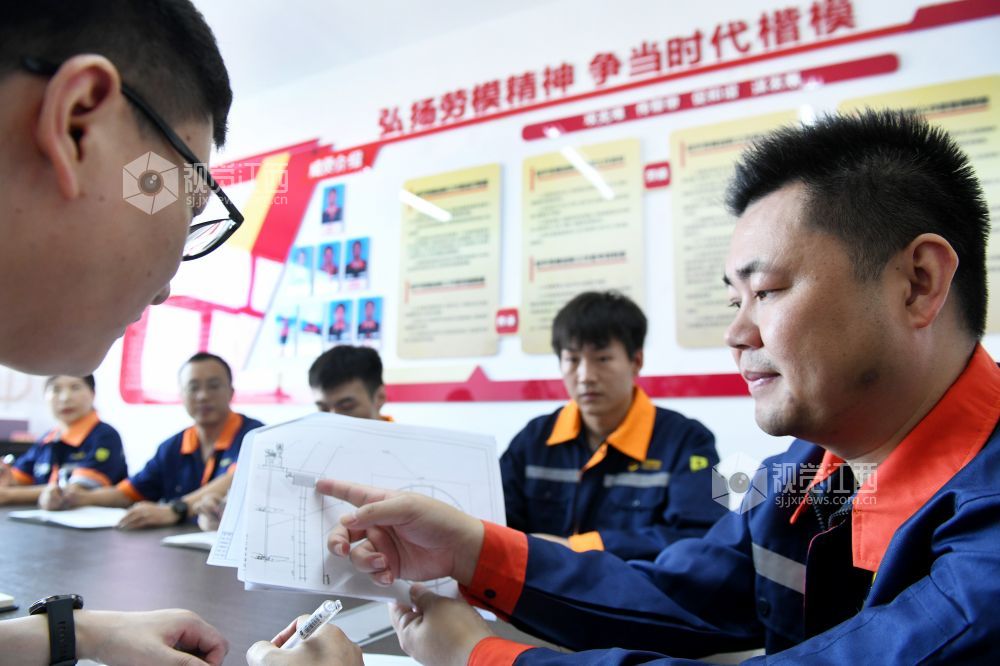 全国劳模倪平：用匠心铸就金色人生